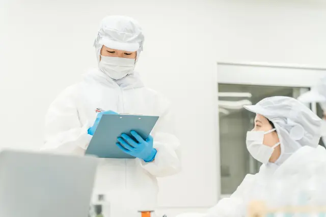 サプリメント原料の製造・品質管理を行うクリーンルームの様子